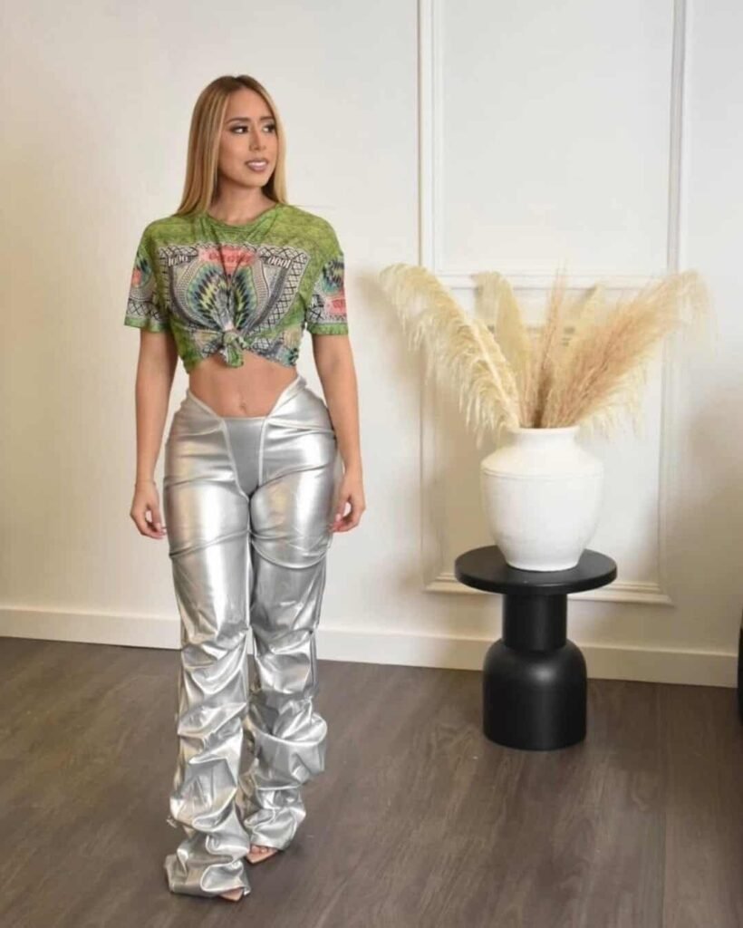 Karol G Ropa 20 Sizzling Karol G Concert Outfits That Will Make You Stand Out in the ...